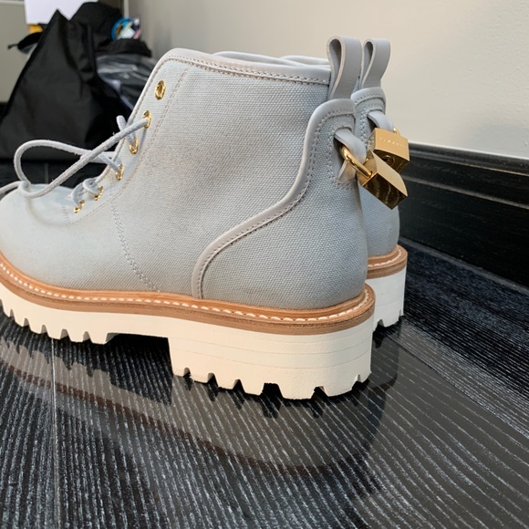 BUSCEMI WOMENS LADIES BOOTS BABY BLUE SIZE 40 US SOFT LEATHER RETAIL $795 - Picture 4 of 11